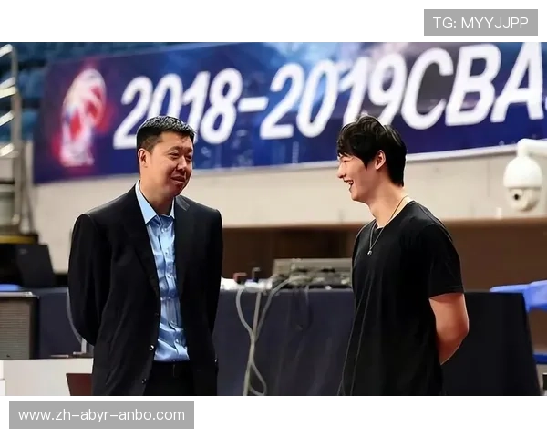 飞机上偶遇CBA球队趣闻及球员日常生活揭秘